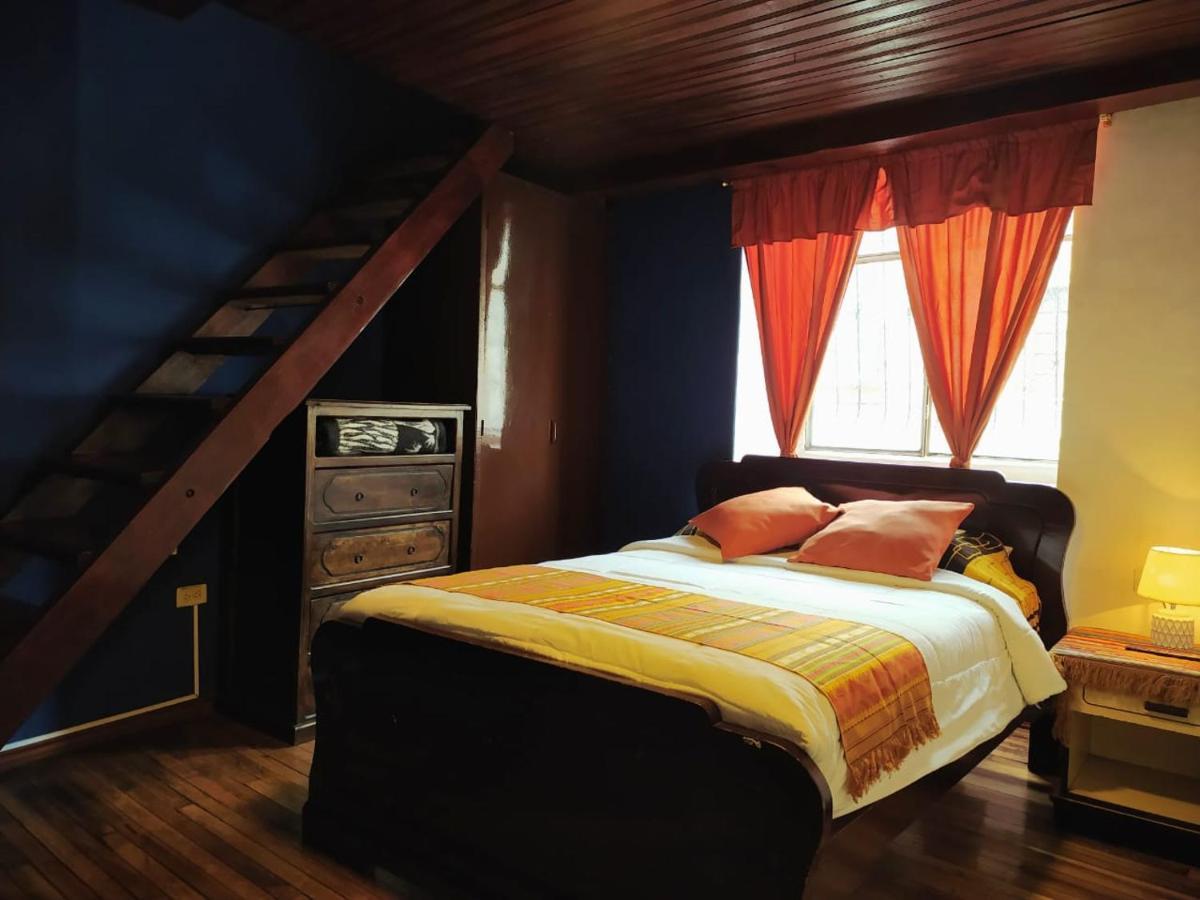 Hostal La Casa Tolena Quito - Ecuador Otel Dış mekan fotoğraf