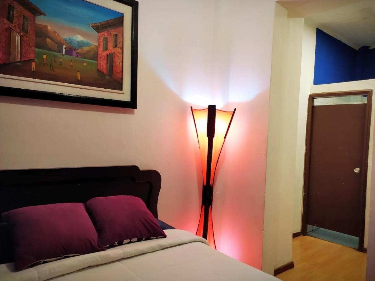 Hostal La Casa Tolena Quito - Ecuador Otel Dış mekan fotoğraf