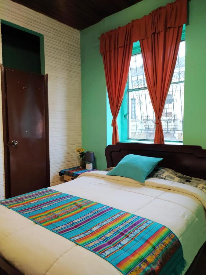 Hostal La Casa Tolena Quito - Ecuador Otel Dış mekan fotoğraf